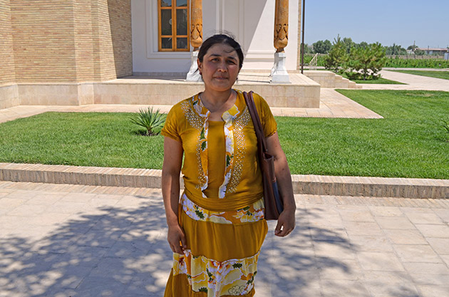 Plano Americano de Anora. Conversación en Bujara, Uzbekistán. Fuente: www.ritapouso.com